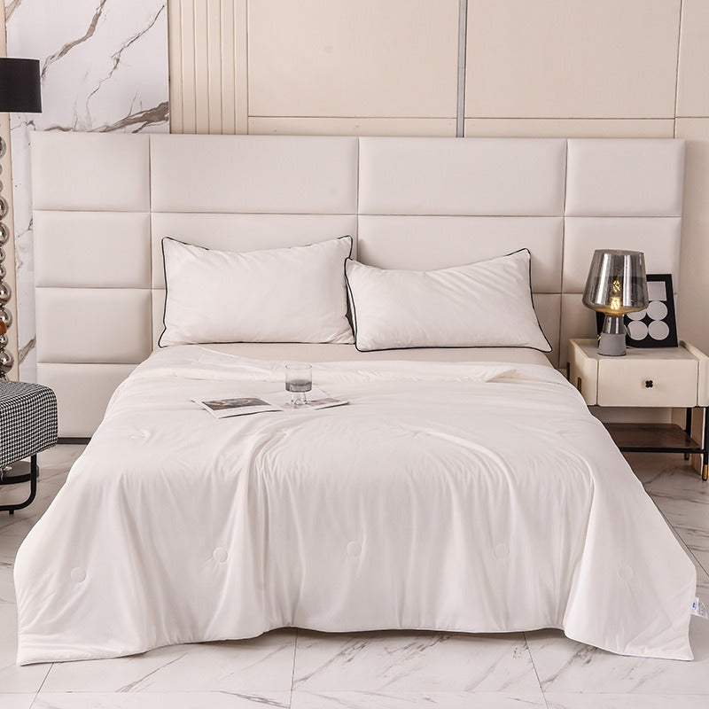 Cooling Summer Quilt – Lightweight Ice Silk Duvet for Warm Nights