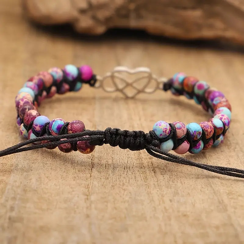 Pulseira de Contas de Pedra com Pendente de Coração Infinito