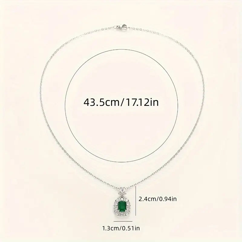 Halohanger met groene cushionsteen en strikoog