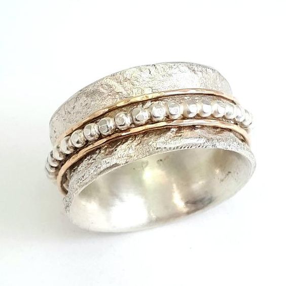 Vintage-Style Spinner Ring