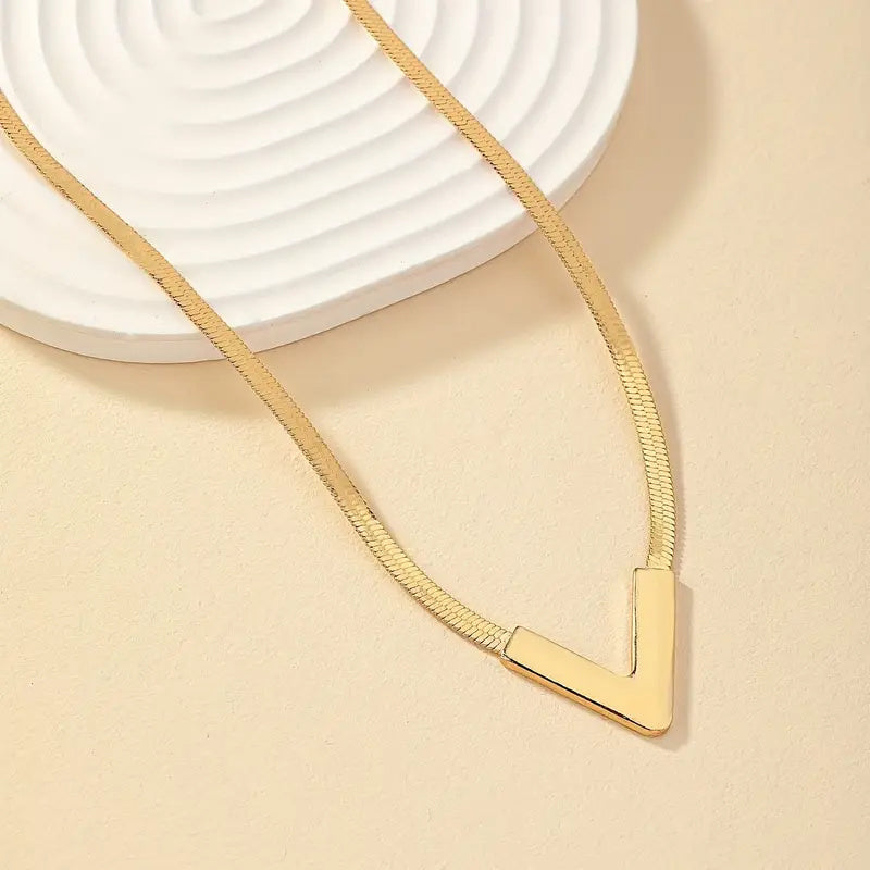 Minimalist V-Shaped Chain Pendant Necklace