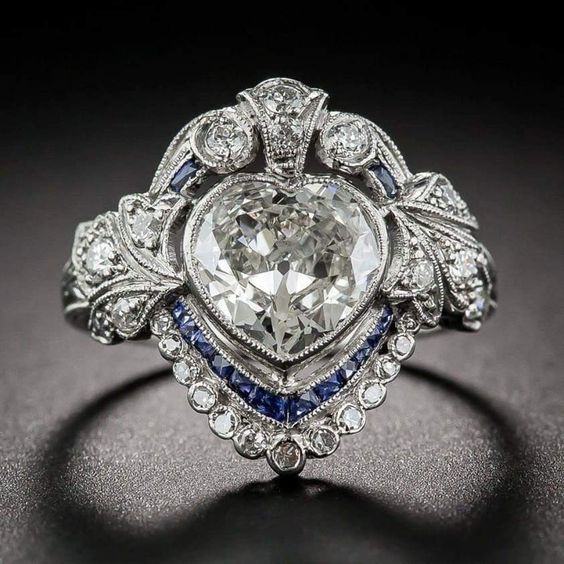 Vintage-Style Heart Glass Ring