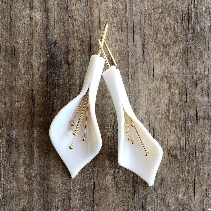 Vintage-Style White Lotus Gold-Tone Earrings