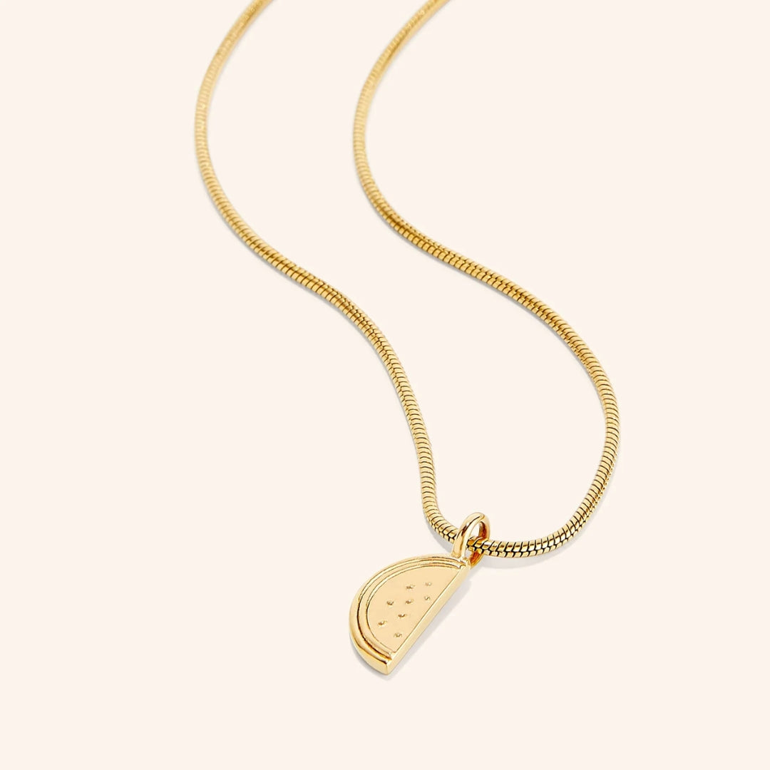 Goudkleurige ketting met watermeloenhanger