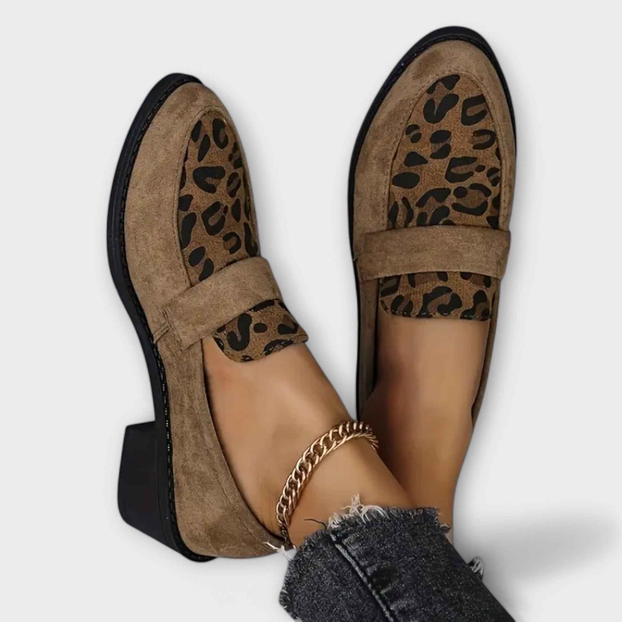 Pumps met luipaardprint, brede neus en voetboogsteun