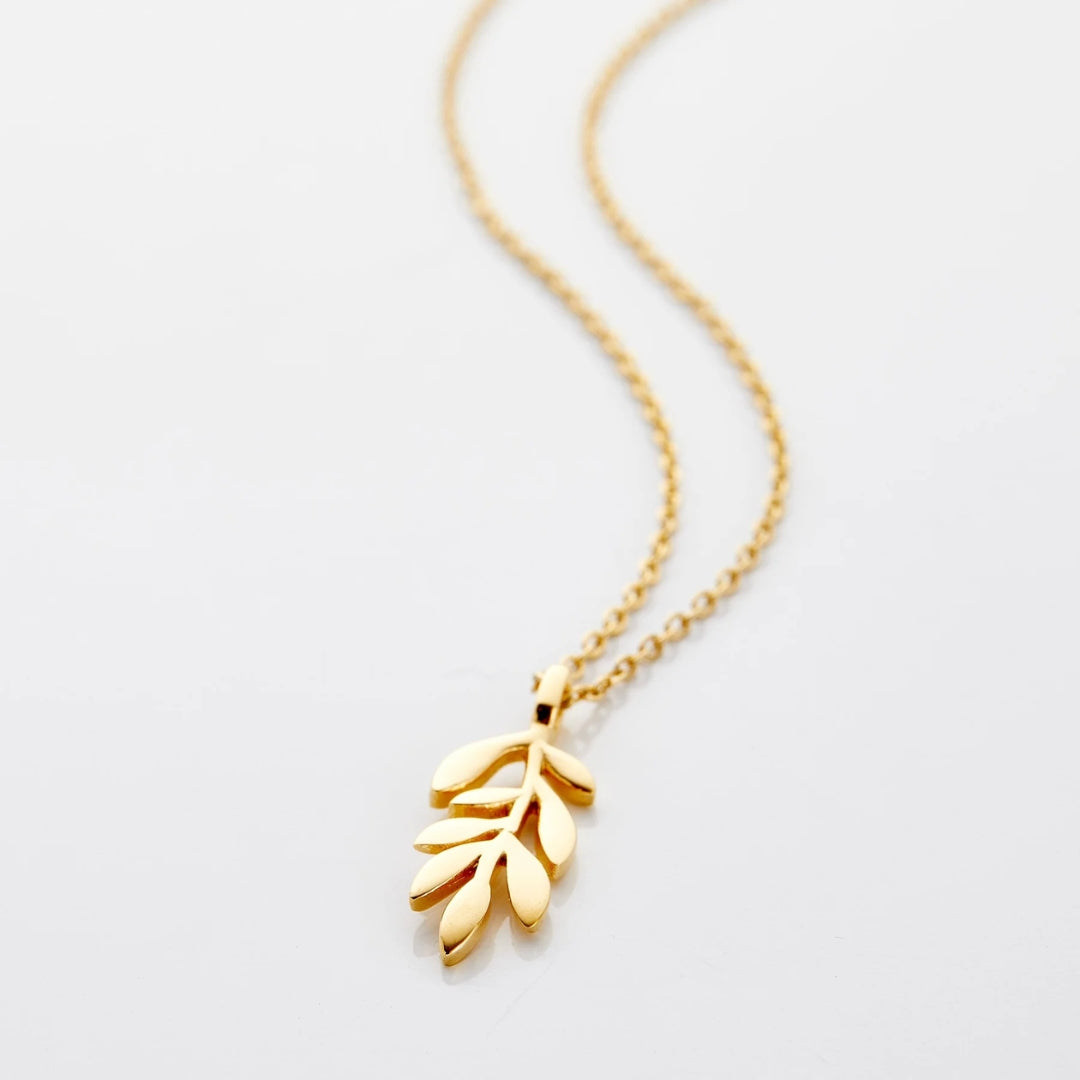 Goudkleurige ketting met bladhanger