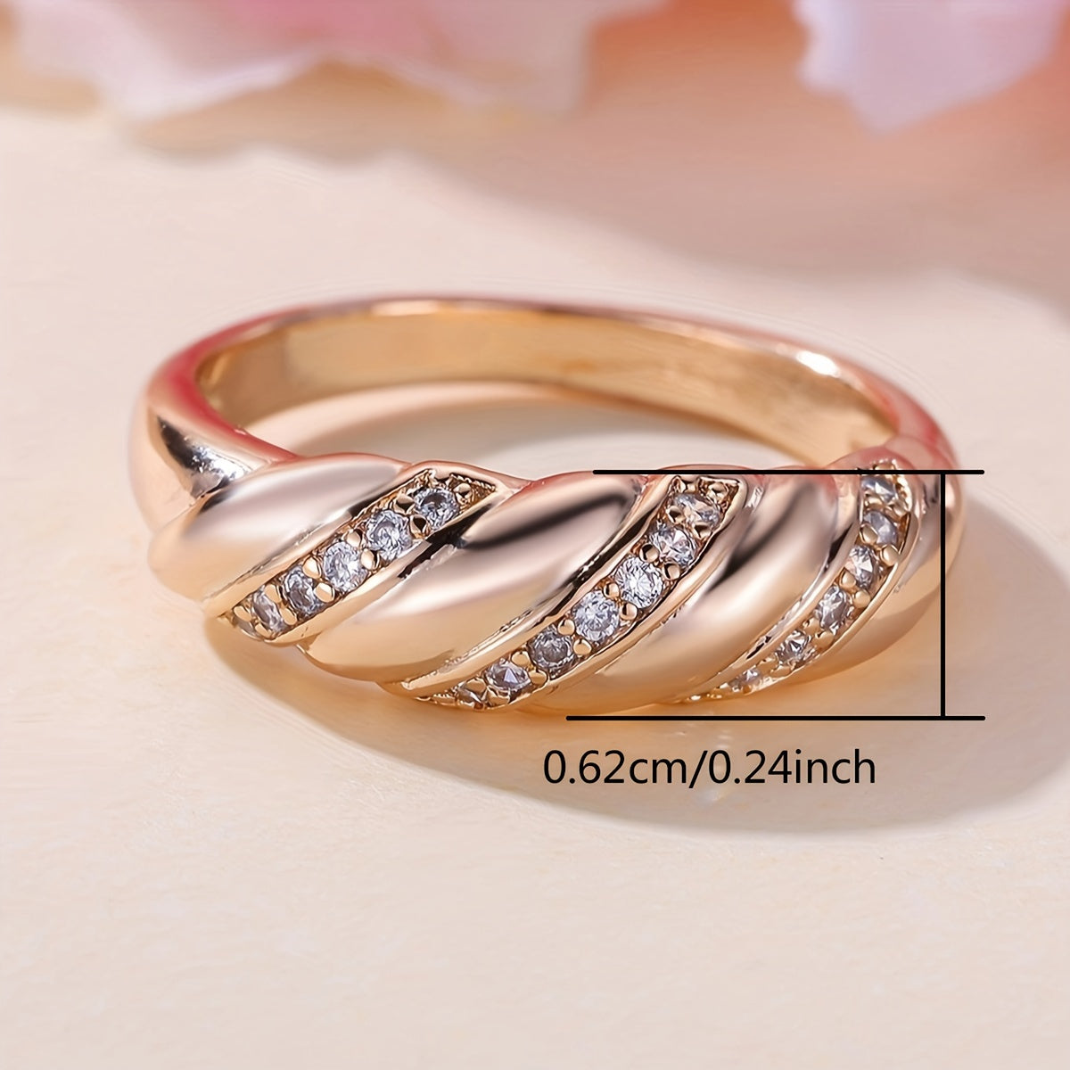 Twisted Zirconia Inlaid Gold-Plated Ring