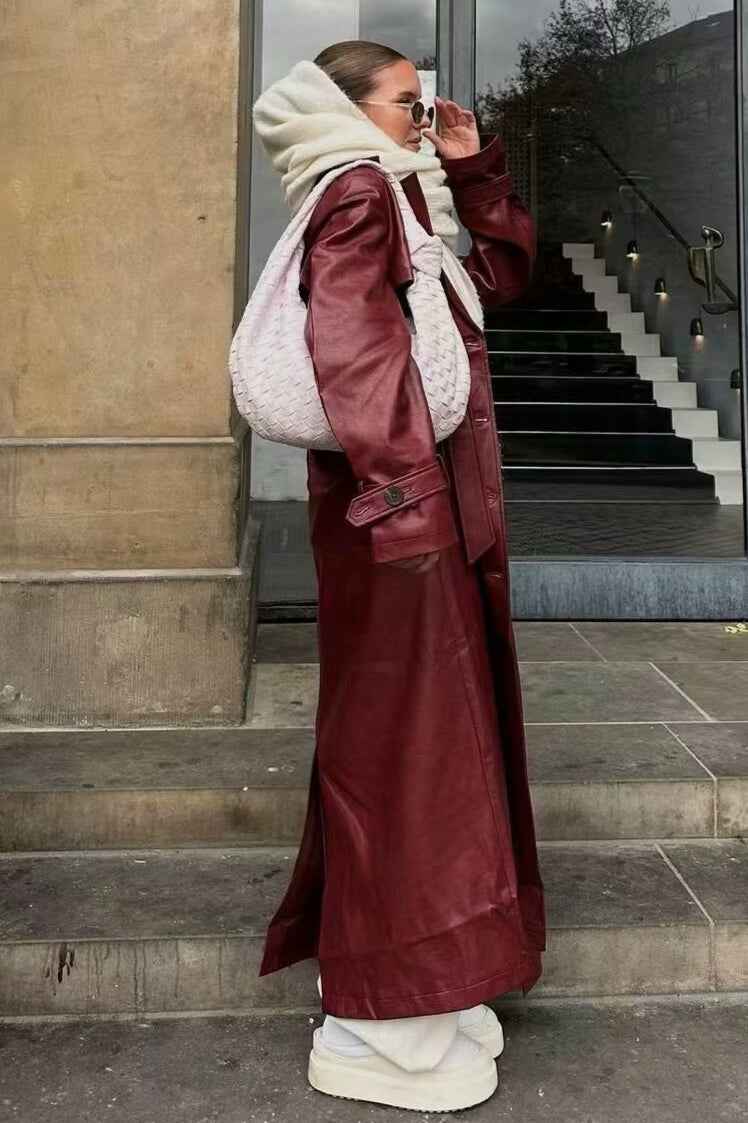 Trenchcoat in leerlook met ceintuur, reverskraag en ruime pasvorm