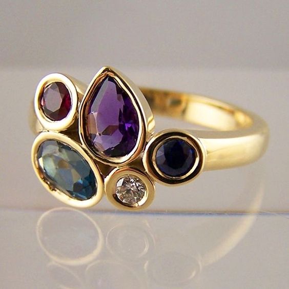 Vintage-Style Colourful Inlaid Crystals Gold-Tone Ring