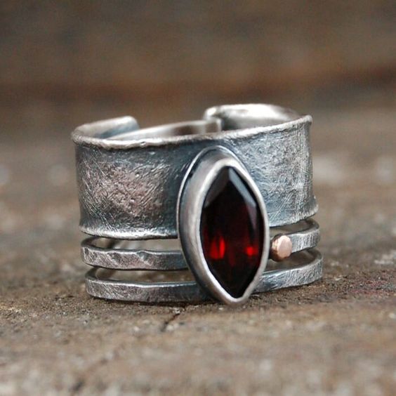 Vintage-Style Oval Red Crystal Silver-Tone Ring