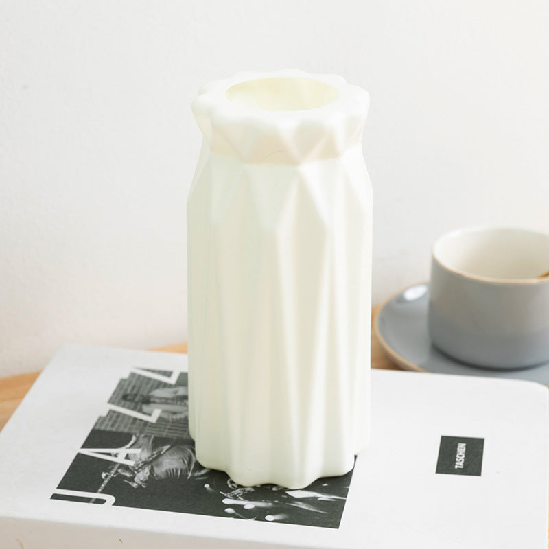 Nordic Style Plastic Decorative Vase – Break-Resistant, Lightweight, Multiple Colours