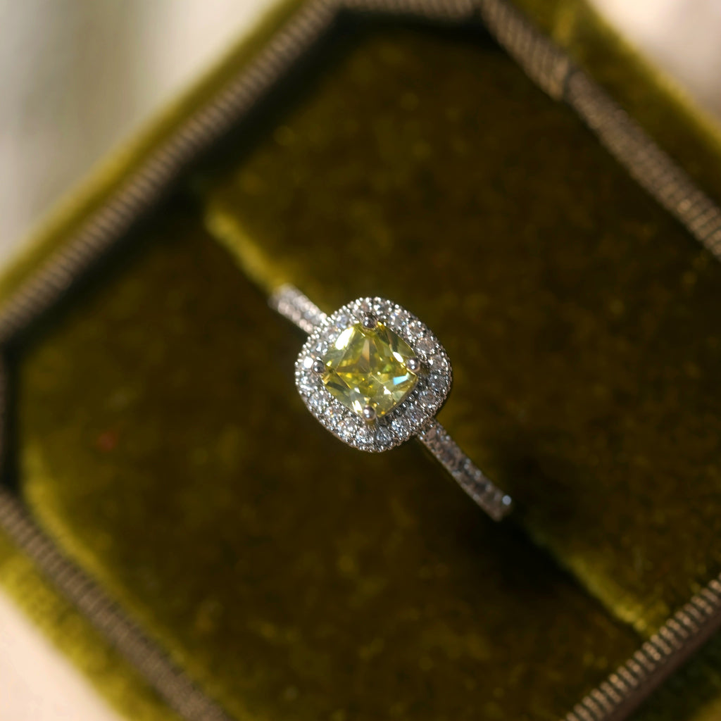 Anel Aberto com Zircónia Verde-Azeitona Estilo Vintage Ajustável