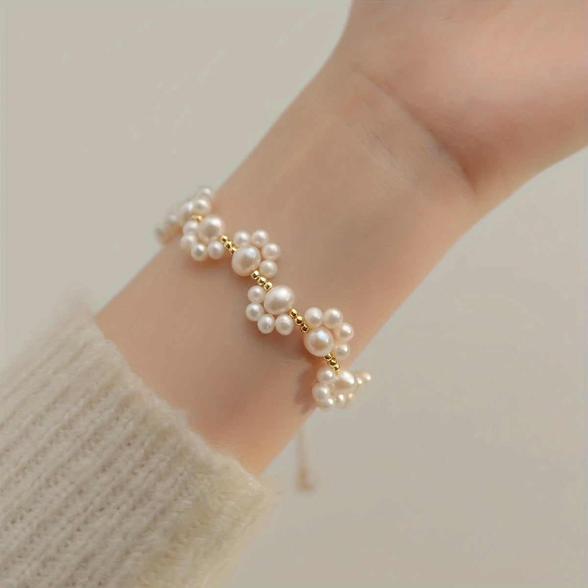 Adjustable Gold-Plated Pearl Bead Bracelet with Cat Paw