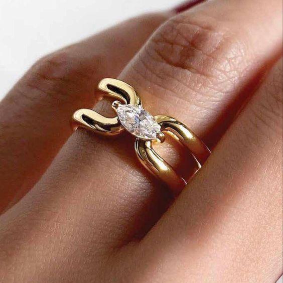 Vintage-Style Gold-Tone Knotted Zirconia Ring