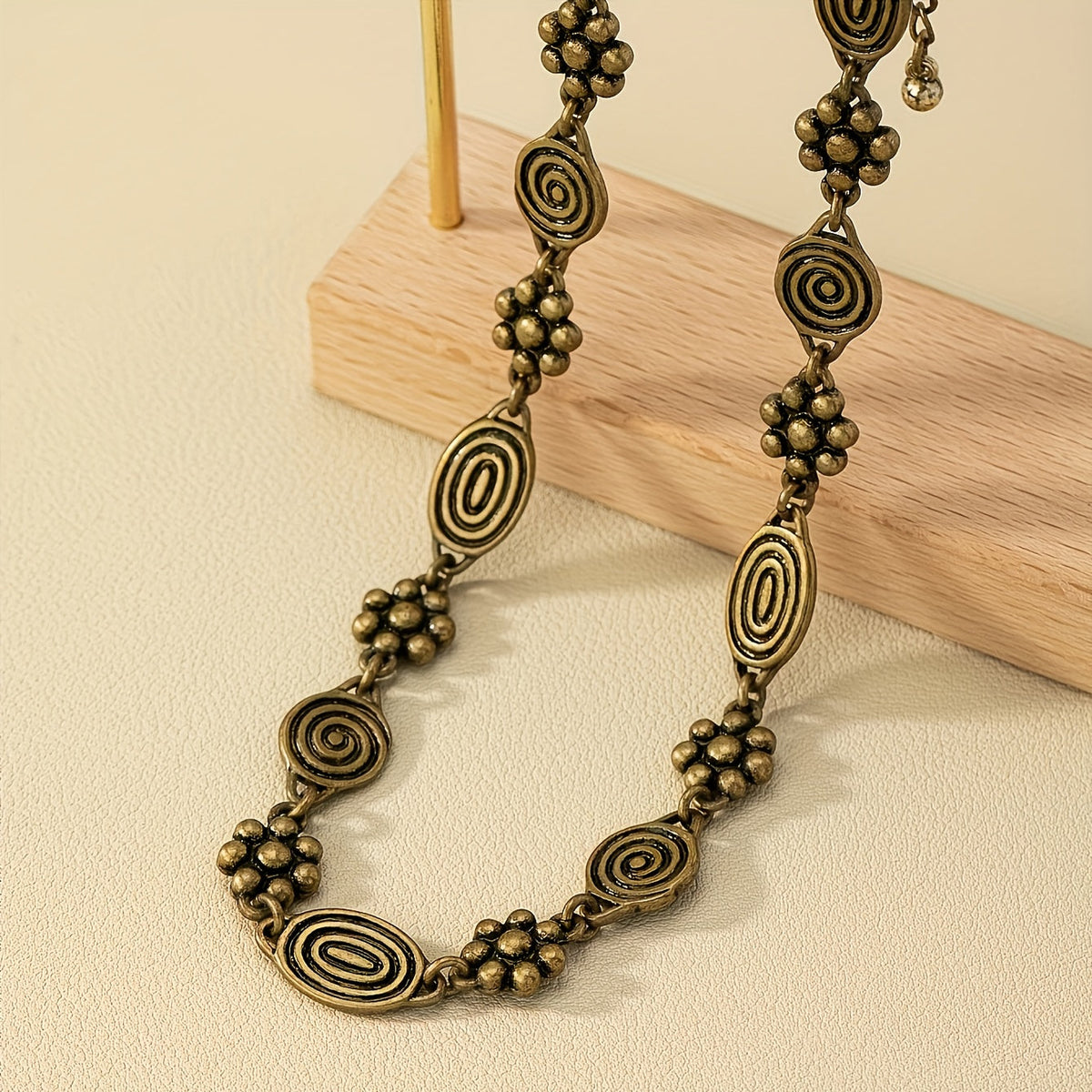Bohemian Floral Swirl Short Choker Necklace