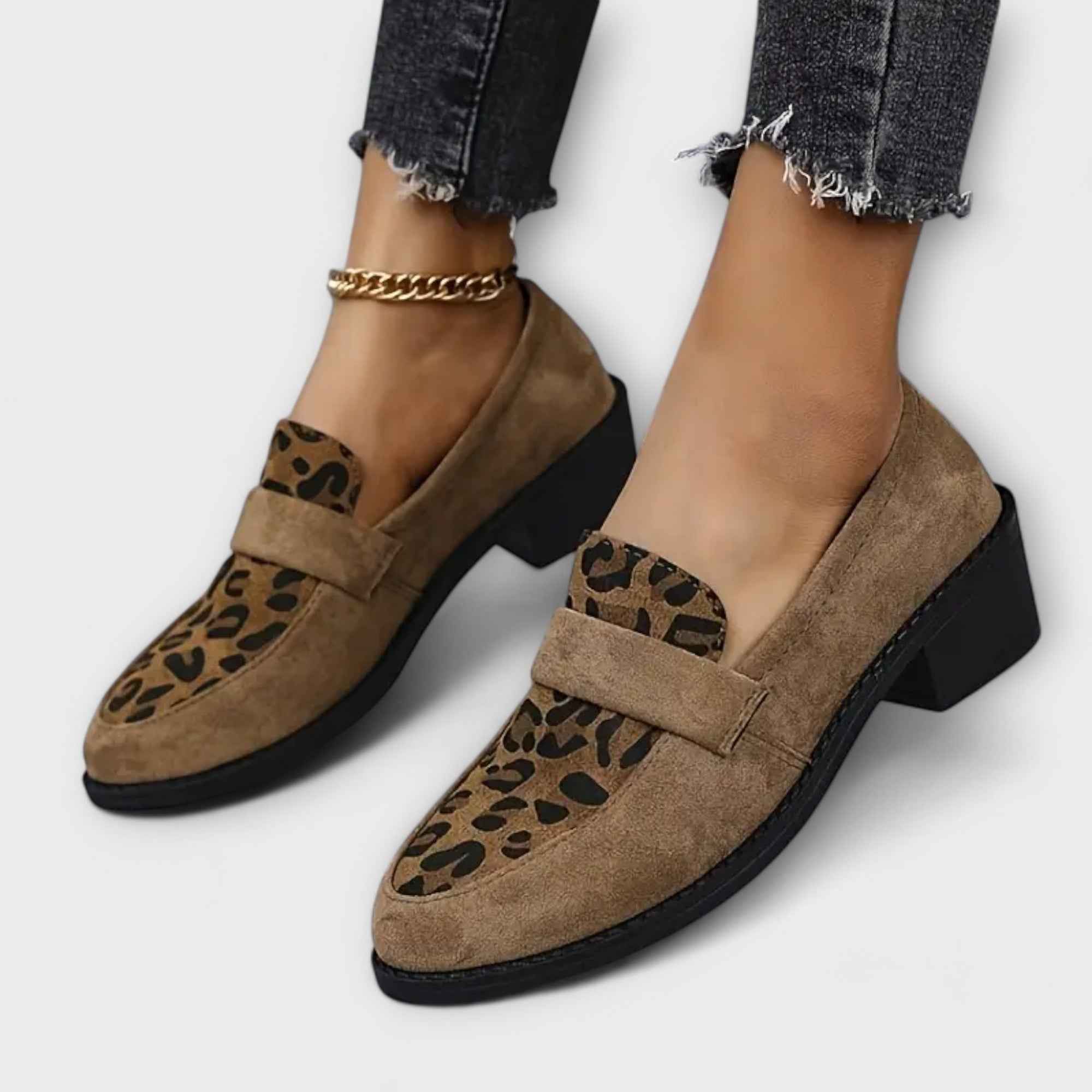Loafers met luipaardprint, platte zool en antislip afwerking