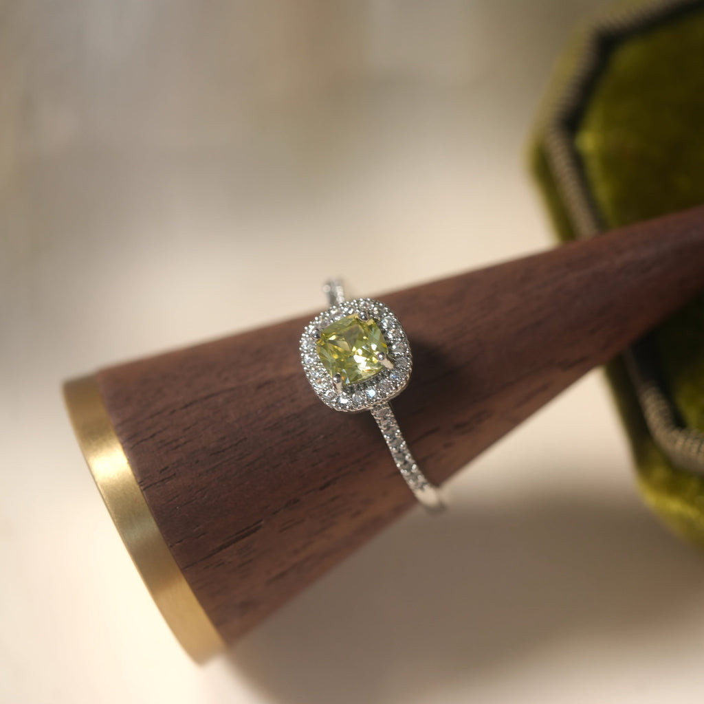 Anel Aberto com Zircónia Verde-Azeitona Estilo Vintage Ajustável