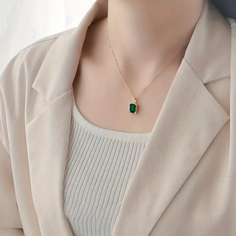 Green Stone Pendant on Fine Gold-Tone Chain