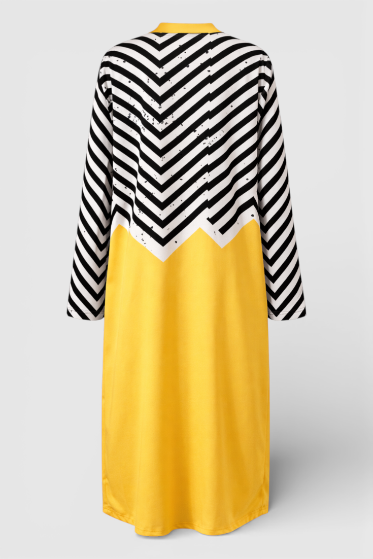 Zigzag Print Oversized Dress with V-Neck and Contrast Hem