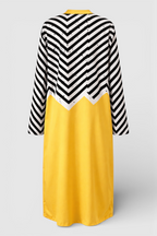 Zigzag Print Oversized Dress with V-Neck and Contrast Hem