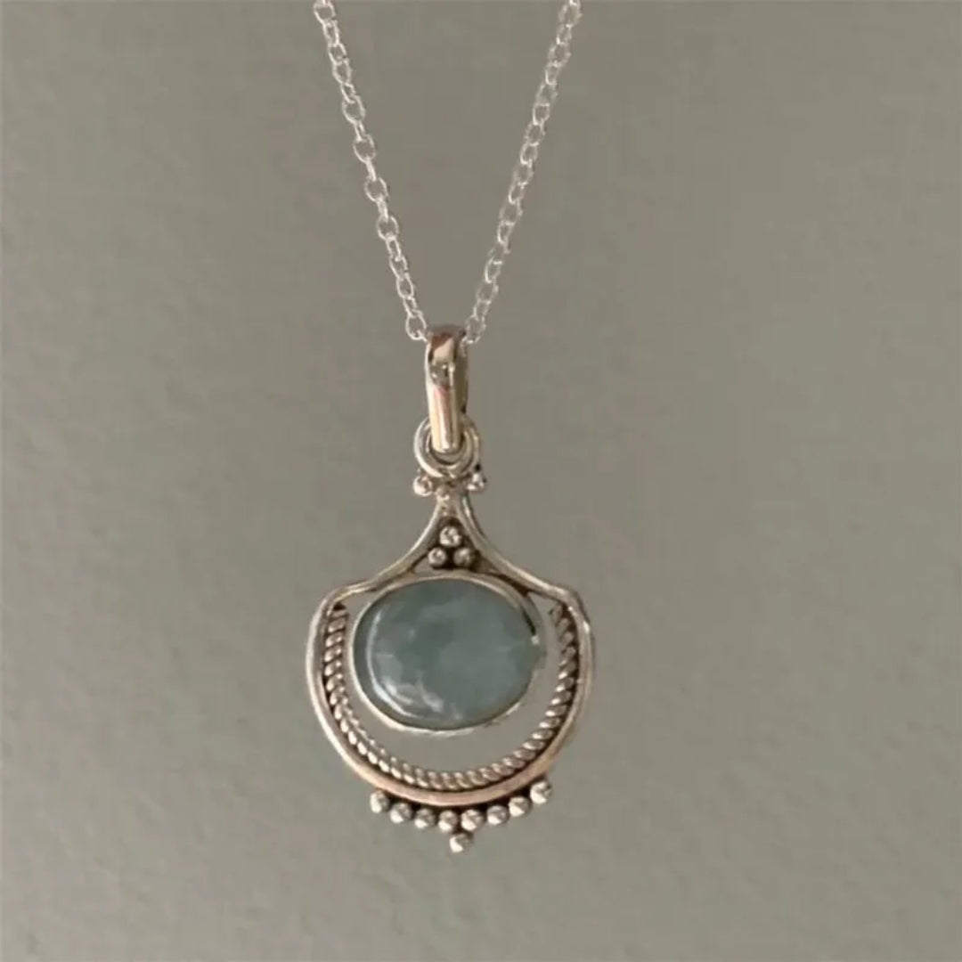 Vintage-Style Green Stone Silver-Tone Necklace