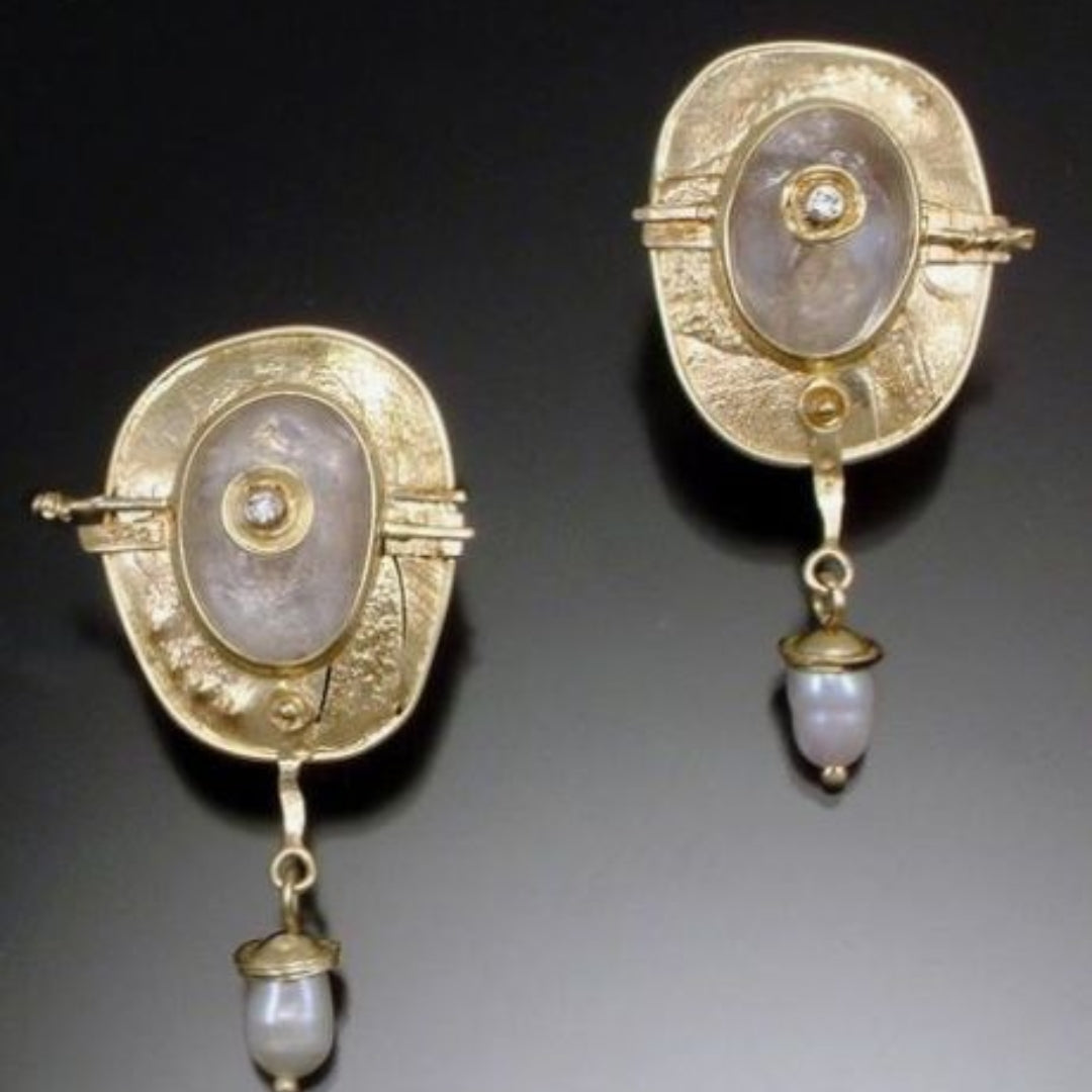 Brincos com Disco Dourado e Pérola Pendente Estilo Vintage