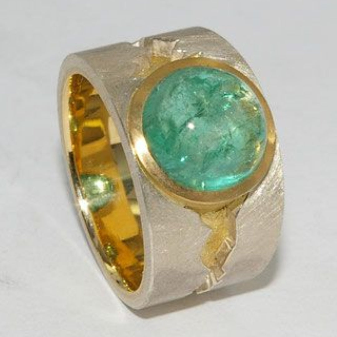 Vintage-Style Green Inlaid Stone Gold-Tone Ring