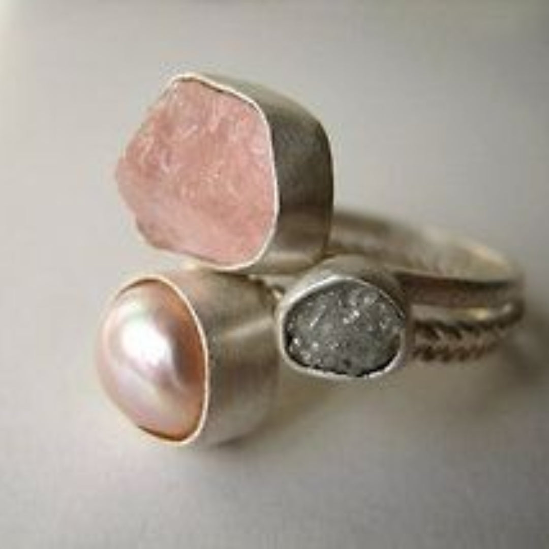 Anel com Cristal e Pérola Rosa Estilo Vintage