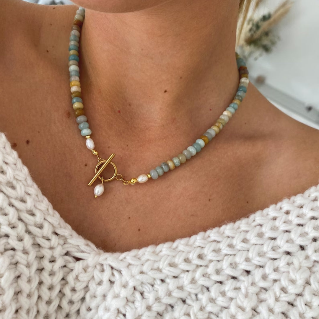 Vintage-Style Gold-Tone Necklace with Sea Glass