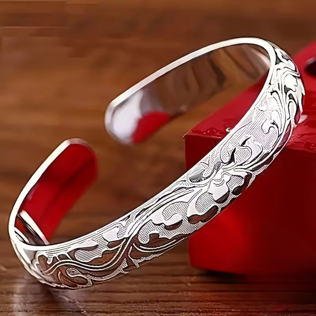 Retro Floral Silver-Tone Bracelet