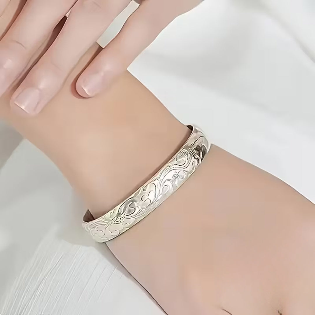 Retro Floral Silver-Tone Bracelet