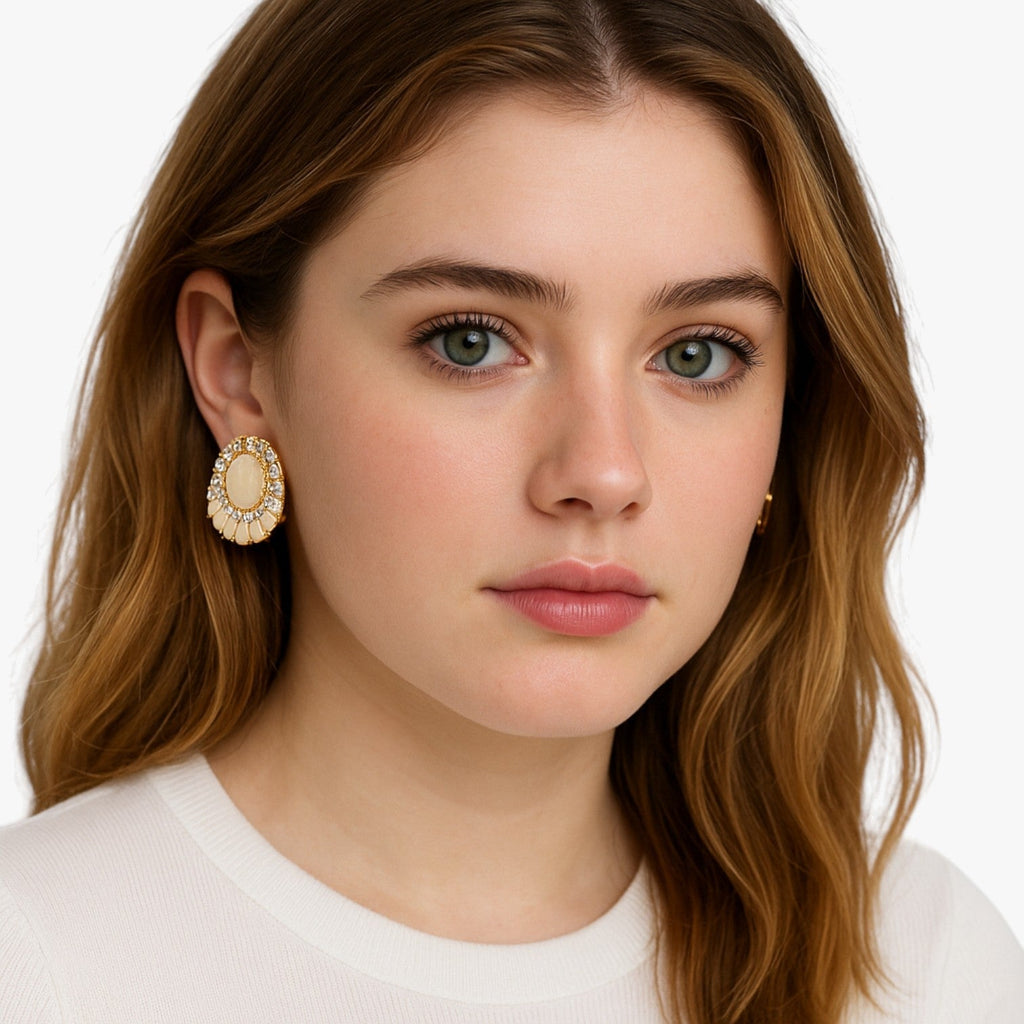 Oorhangers met witte emaille-look afwerking