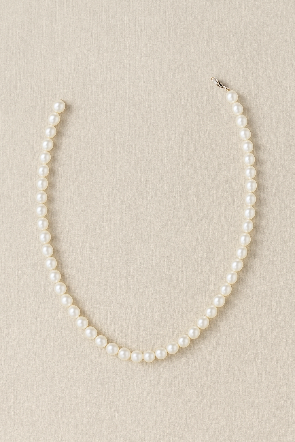 Klassieke parelketting met gelijkmatige streng