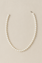 Klassieke parelketting met gelijkmatige streng