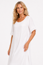 Open-Neckline Dress with a Flowing, Lightly Draped Cut