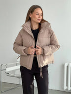 Lightweight Transitional Jacket with an Adjustable Hem