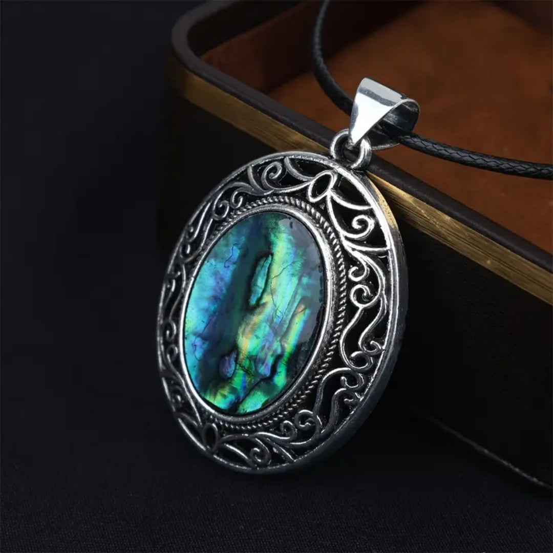 Round Hollow Chromatic Stone Necklace