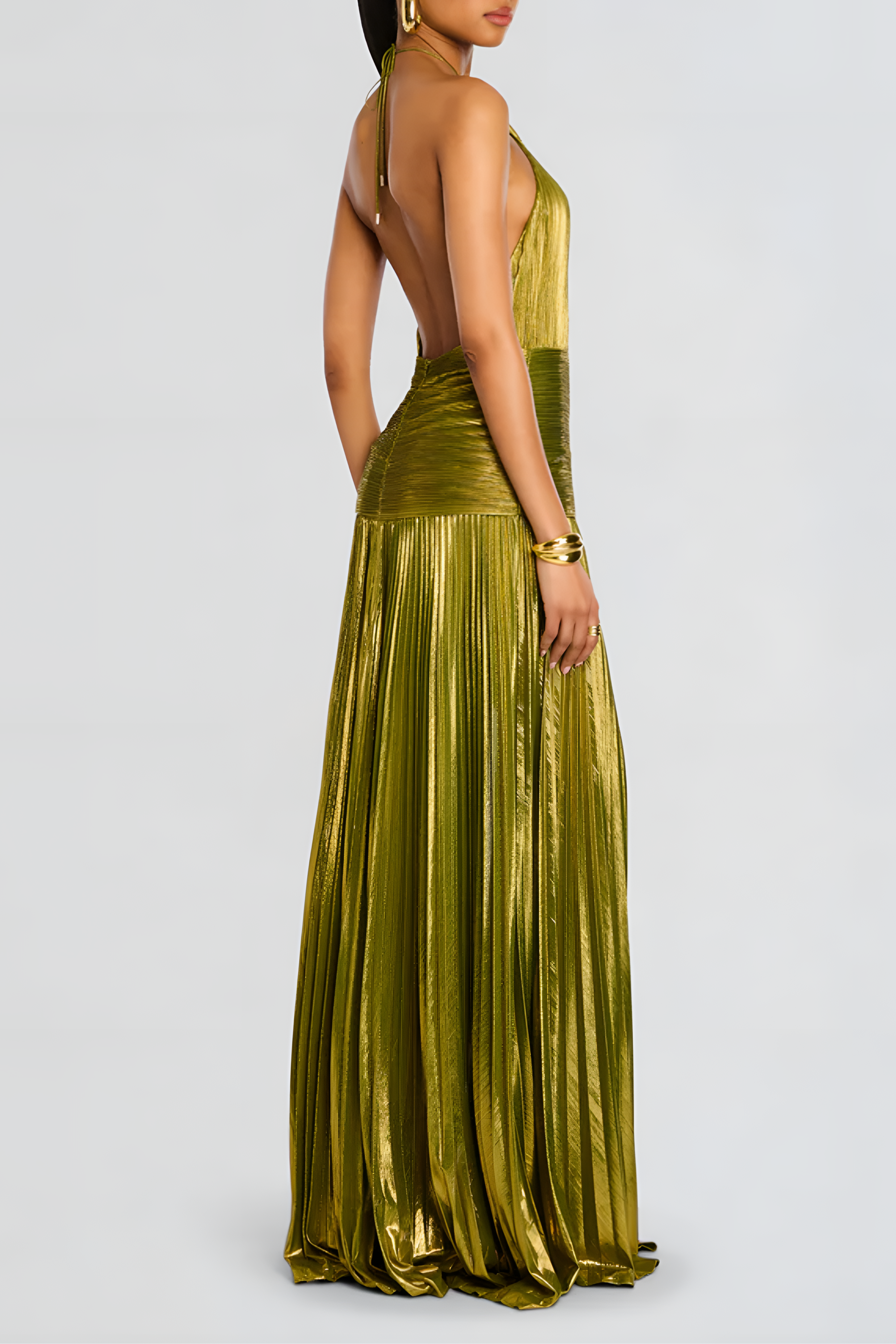 Metallic geplisseerde maxi-jurk met halterhals en hoge split