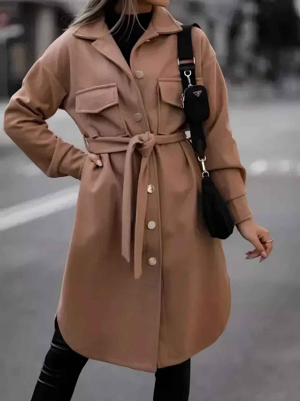 Long Coat with a Simple Silhouette for Everyday Occasions
