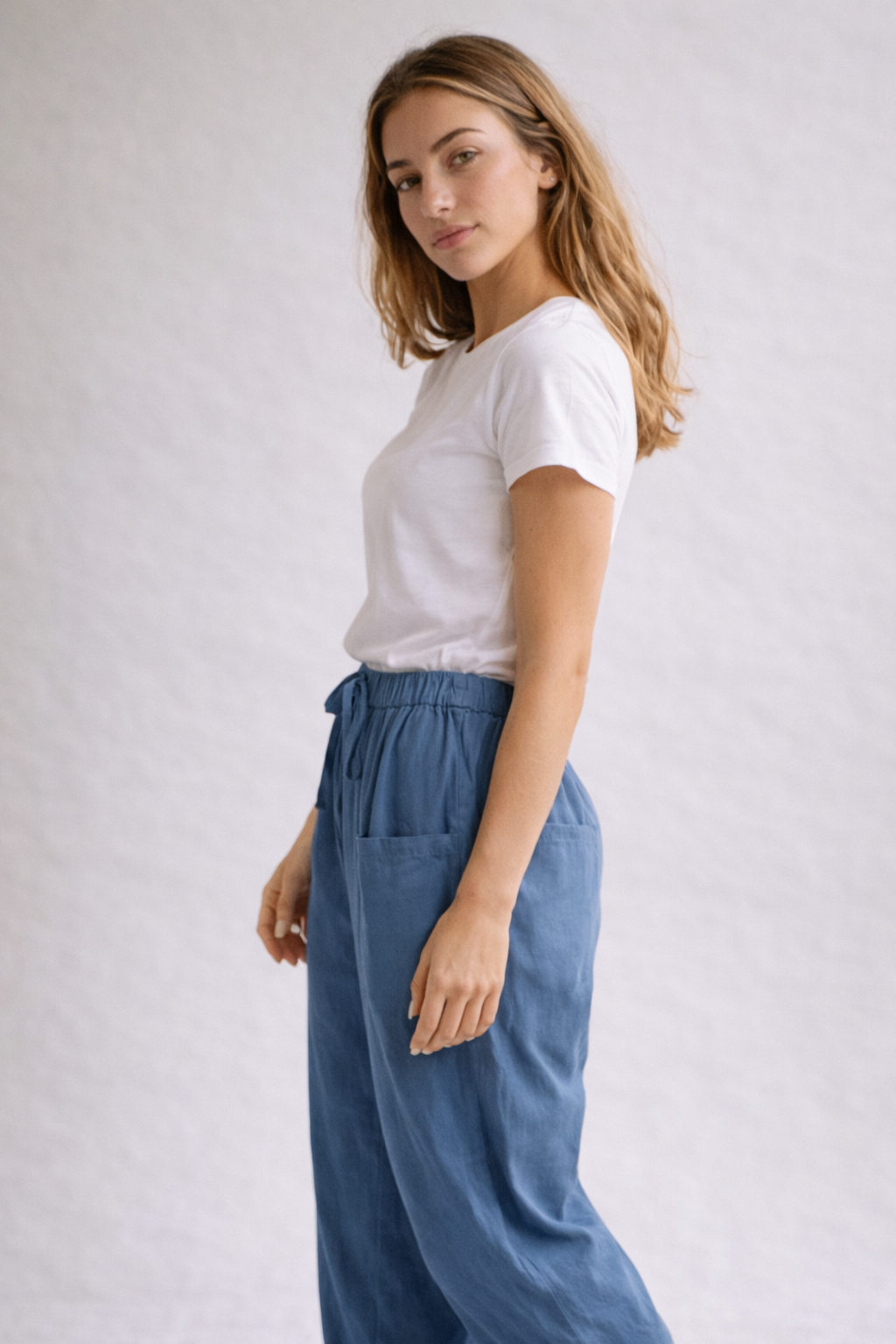 Katoenen broek met hoge taille, koord en zakken opzij