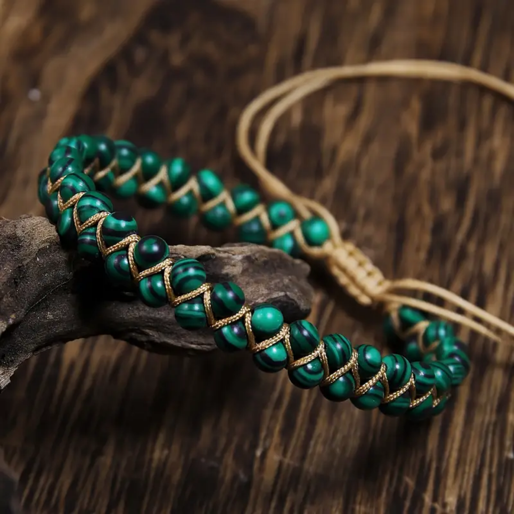 Malachite-Pattern Green Bead Bracelet with Gold-Tone Weave