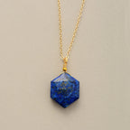 Colar com Pendente Hexagonal de Pedra Preciosa em Duas Pedras