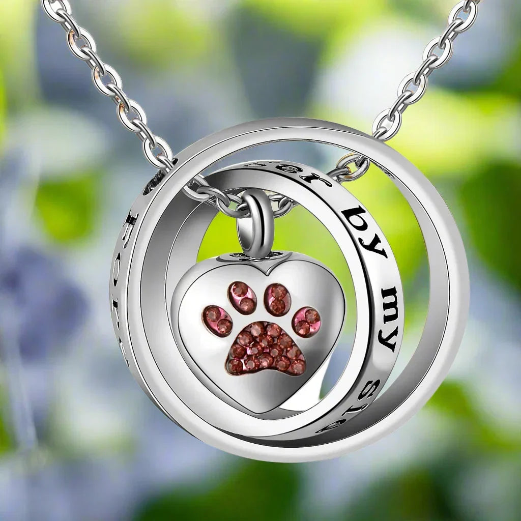 Roestvrijstalen gedenkketting met urn en pootje