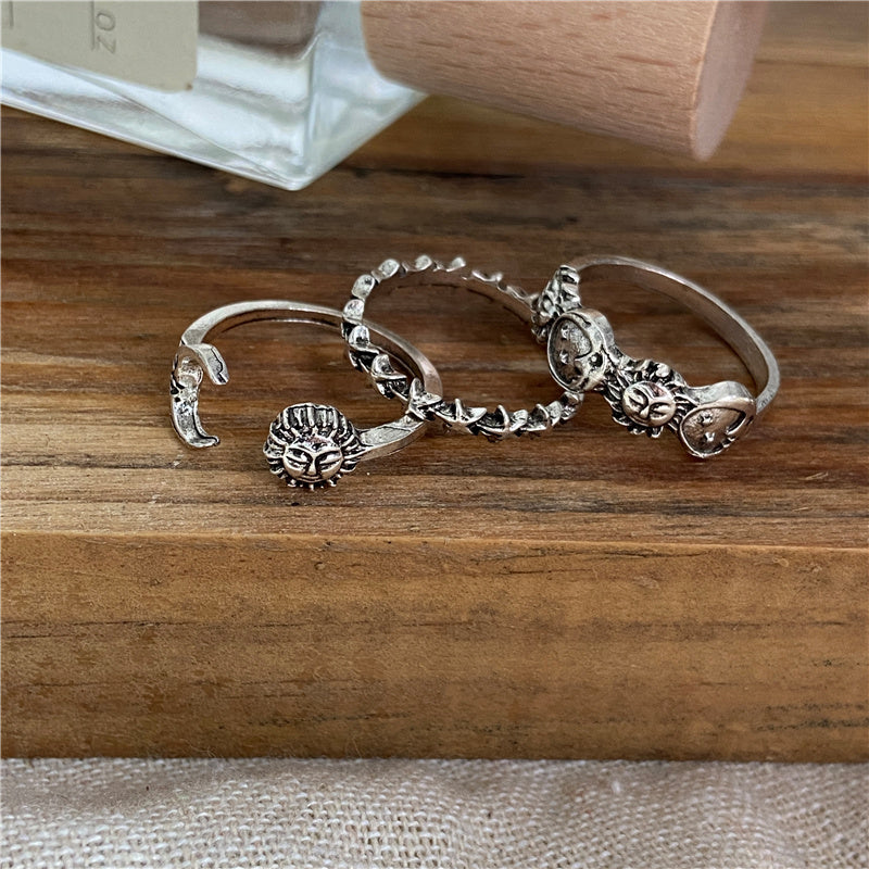 Zilverkleurig ringenpakket met maan en ster in vintagestijl
