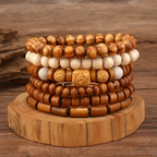 Houten kralenarmband in warme tinten