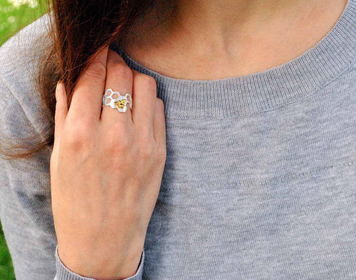 Adjustable 18K Gold-Plated Honeycomb Bee Ring