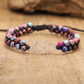 Pulseira de Contas de Pedra com Pendente de Coração Infinito