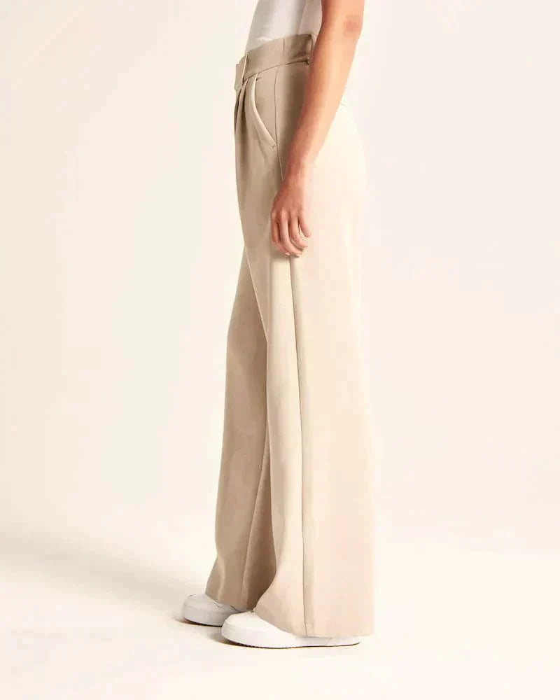 High-Rise Wide-Leg Trousers with a Pleated Front
