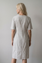 Gestreepte jurk met V-hals en losse zomerse vorm
