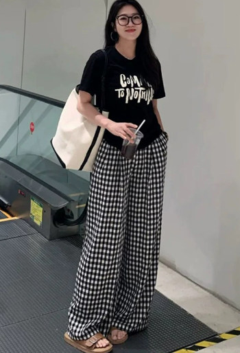 High-Waisted Wide-Leg Trousers in Check